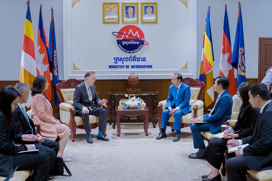 B2B Cambodia Delegation Pays Courtesy Visit to H.E. Neth Pheaktra, Minister of Information