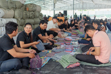 Wing Bank Employees Donate 5 Per Cent of Their Salaries to Aid Displaced Families