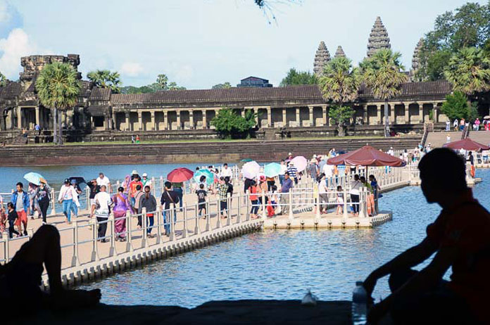 angkor wat floating bridge tourism 